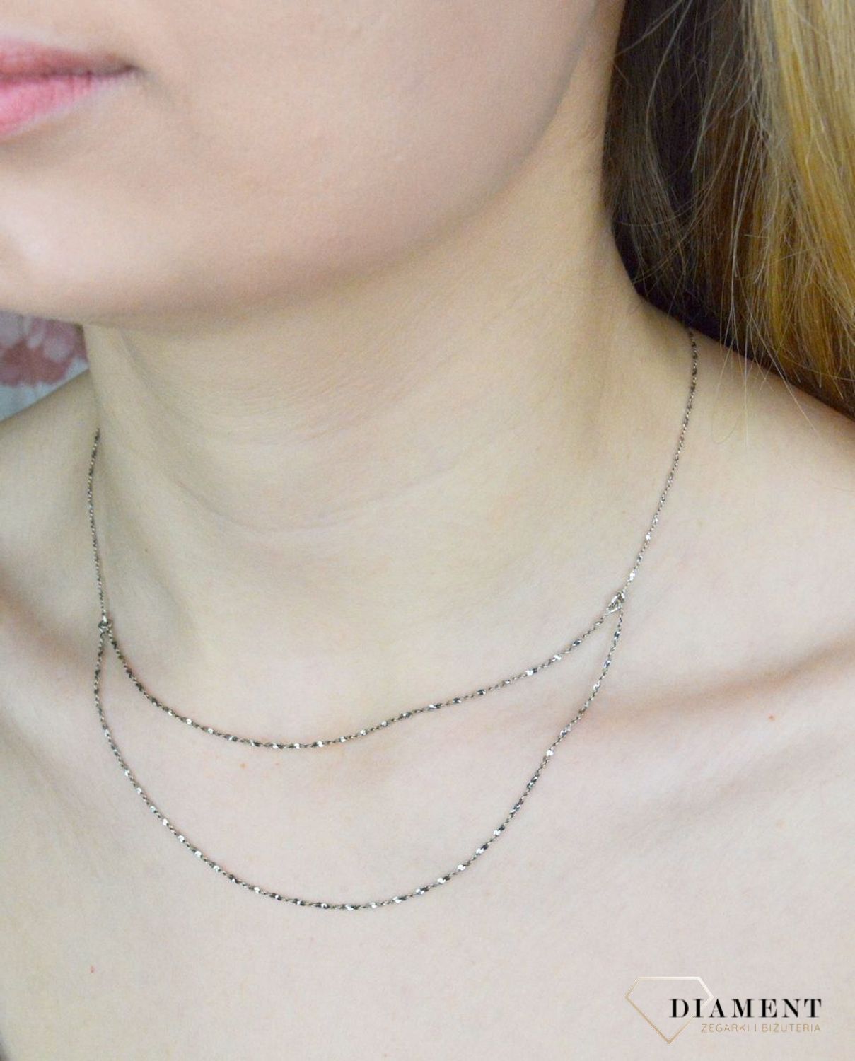 Srebrny podwójny naszyjnik damski N 678. Idealny pomysł na prezent. Biżuteria dostępna w naszym sklepie to połączenie klasy, stylu oraz elegancji. Delikatny naszyjnik..jpg